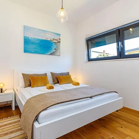 Contemporary Villa Anamari With Heated Pool Poreč