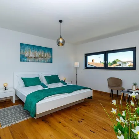 Villa Contemporary Villa Anamari With Heated Pool *