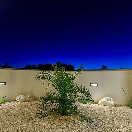 Villa Contemporary Villa Anamari With Heated Pool *