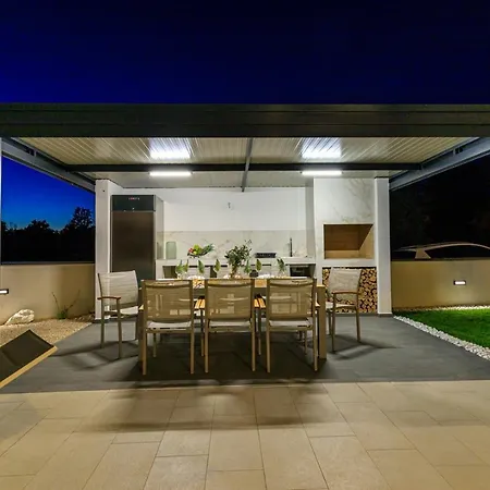 Contemporary Villa Anamari With Heated Pool * Poreč
