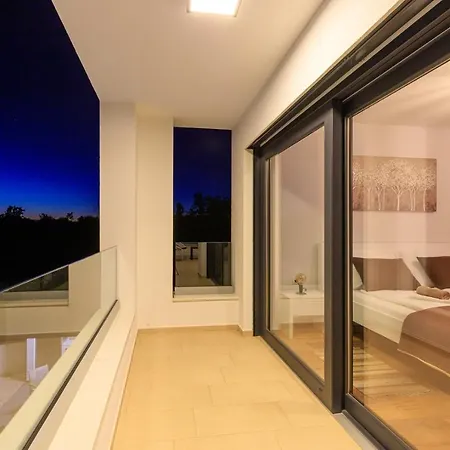 Vila Contemporary Villa Anamari With Heated Pool Poreč