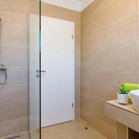 Vila Contemporary Villa Anamari With Heated Pool