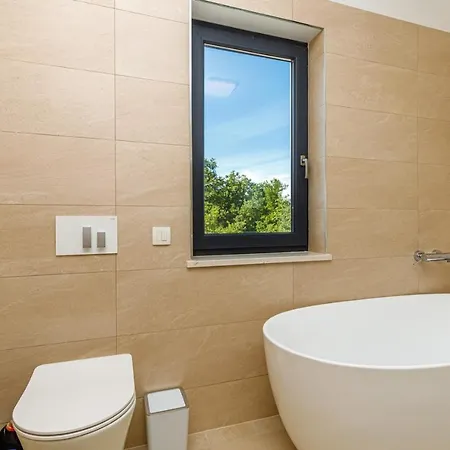 Contemporary Villa Anamari With Heated Pool Vila Poreč