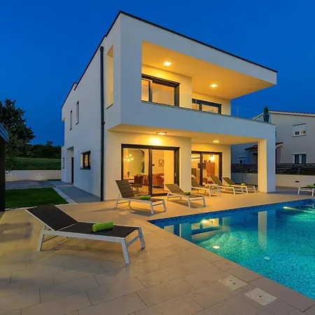 Vila Contemporary Villa Anamari With Heated Pool *