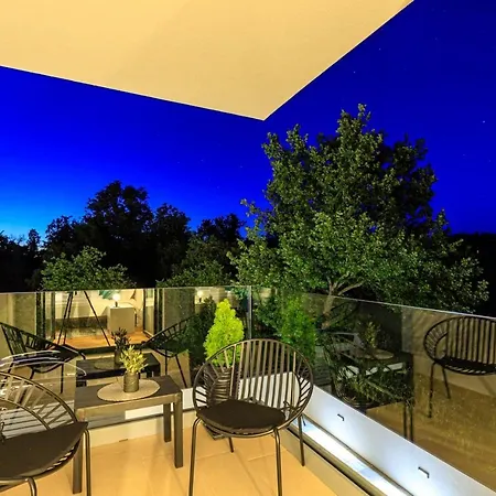 Vila Contemporary Villa Anamari With Heated Pool